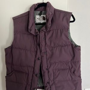Gently used Purple Northface Puffer Vest.